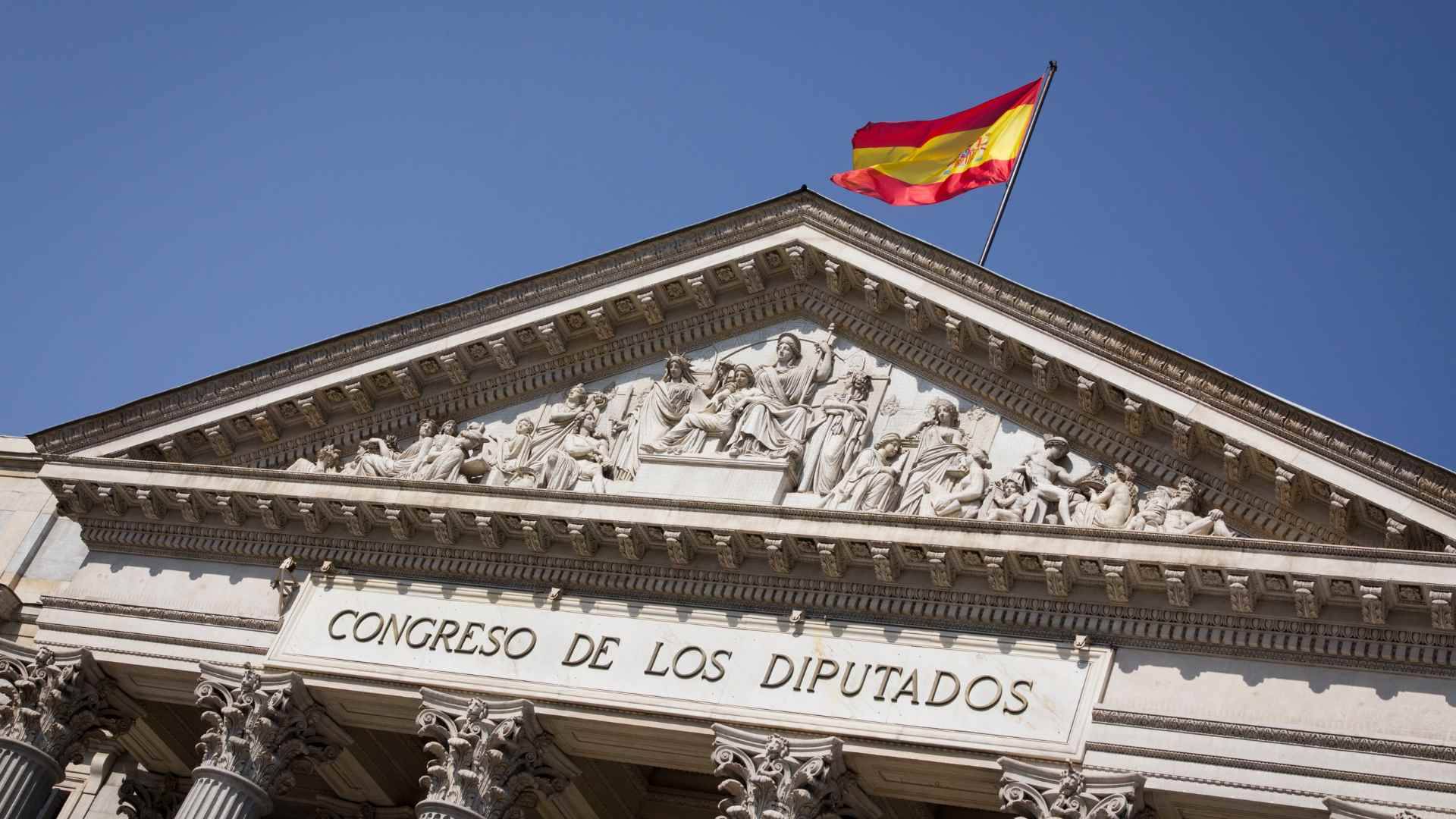 vientos-de-cambio-manifestacion-españa-congreso-siputados-pp-amnistia-manifestación